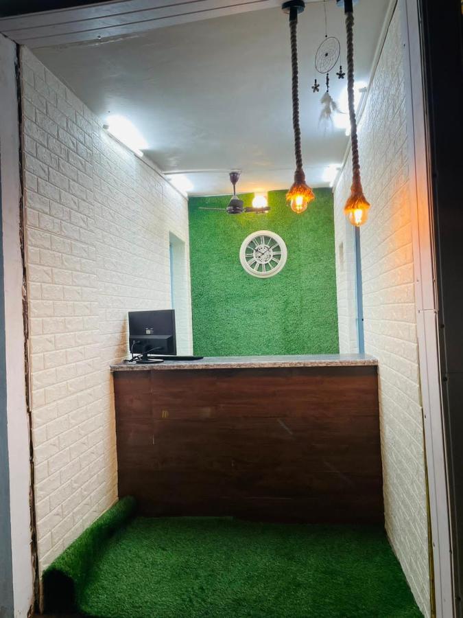 Trippy Spot Hostel & Cafe Вагатор Екстериор снимка