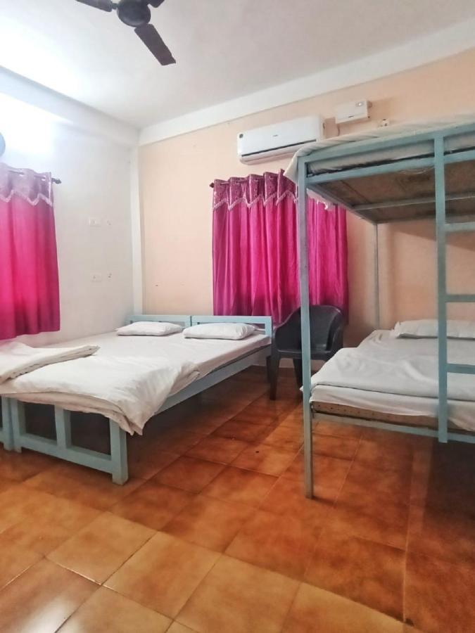 Trippy Spot Hostel & Cafe Вагатор Екстериор снимка